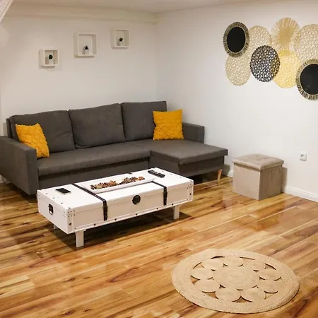 Avenue Apartment